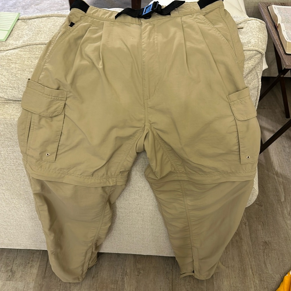 World Wide Sportsman Mx34.. Thin summer fishing material zip off legs to shorts